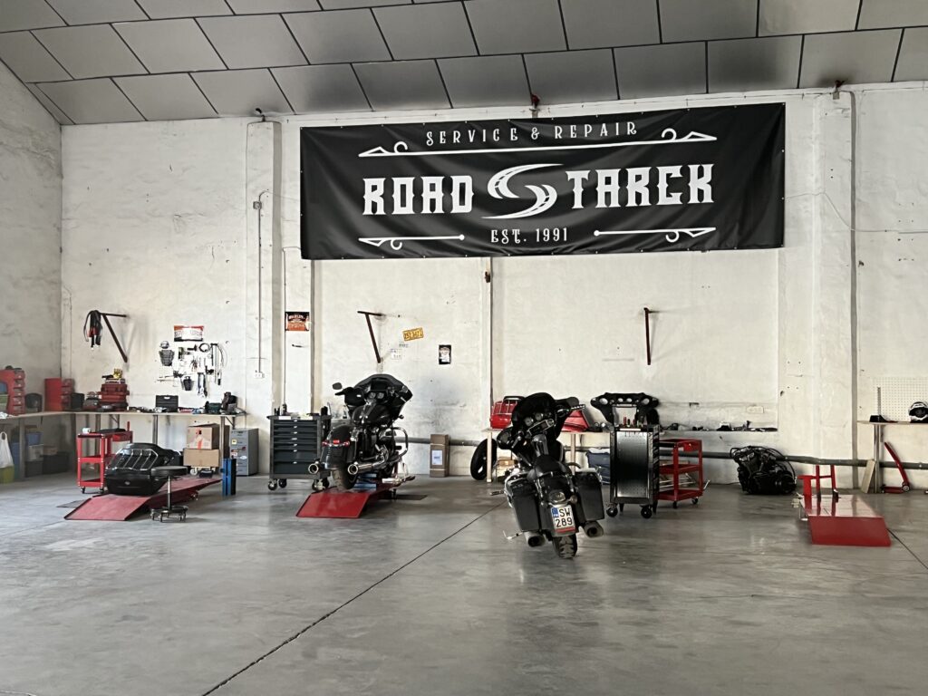 Roadstarck - Motorcycle maintenance and repairs with more than 30 years of experience.